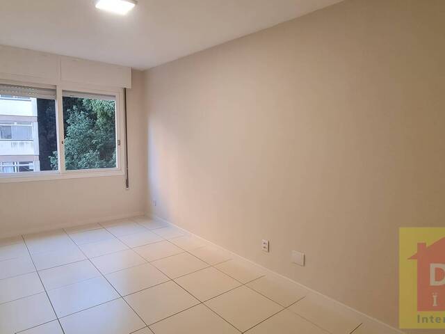 Apartamento para Venda em Porto Alegre - 5