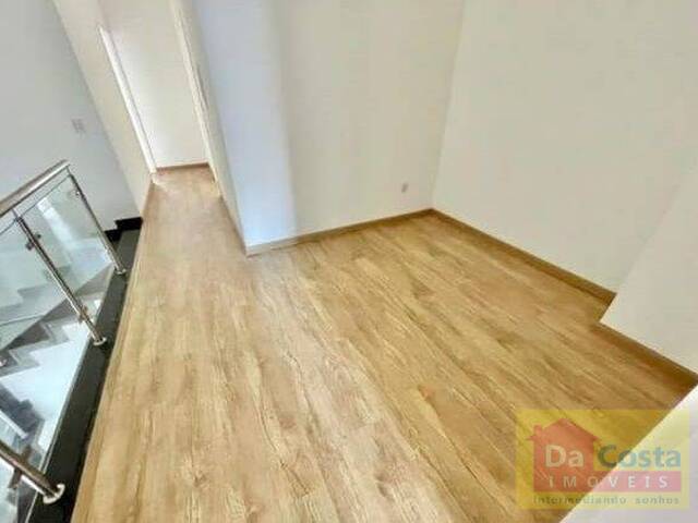 Sobrado para Venda em Porto Alegre - 4