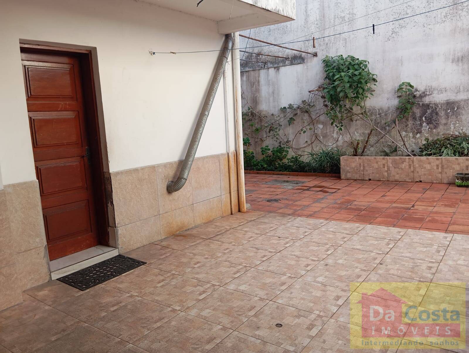 Casa tipo sobrado 4 dormitórios, 387m², Passo Da Areia - Porto Alegre - RS