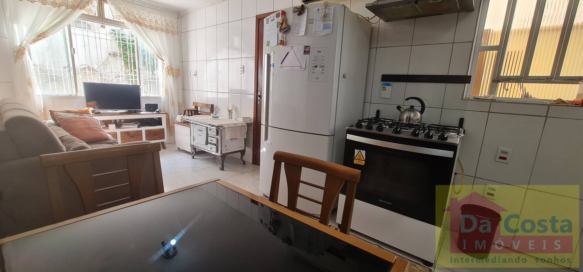Casa tipo sobrado 4 dormitórios, 387m², Passo Da Areia - Porto Alegre - RS