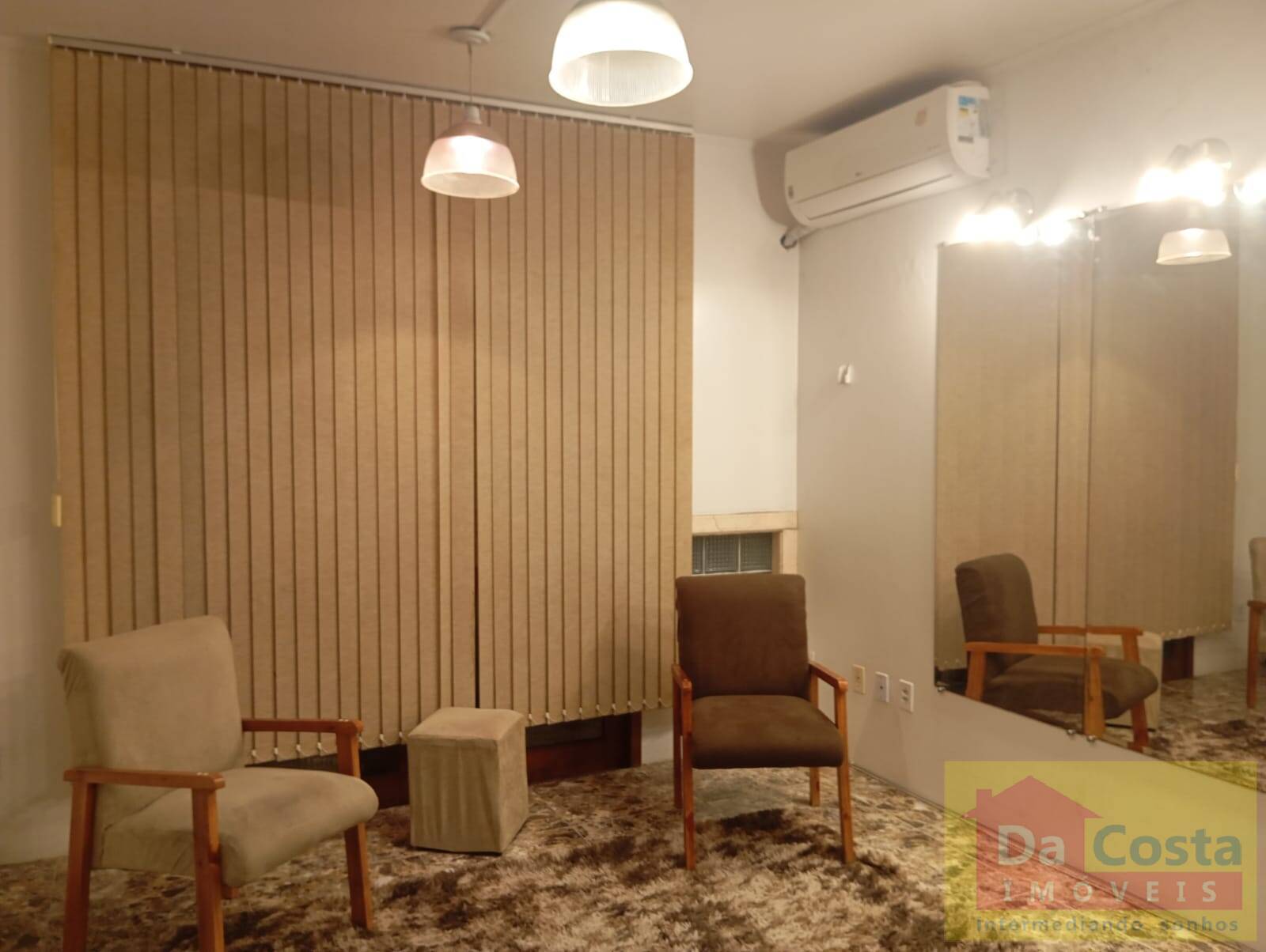 Casa tipo sobrado 4 dormitórios, 387m², Passo Da Areia - Porto Alegre - RS