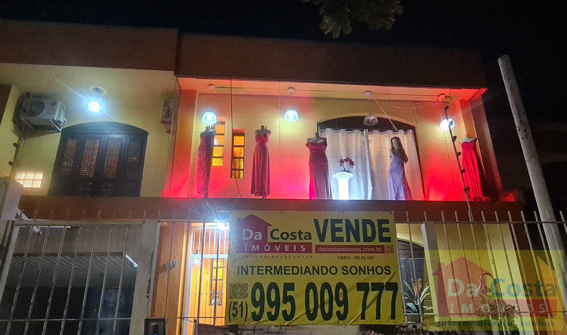Casa tipo sobrado 4 dormitórios, 387m², Passo Da Areia - Porto Alegre - RS